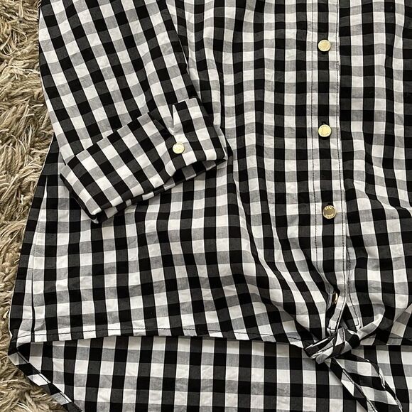 Anne Klein Button down shirt. Size Small - Picture 4 of 6